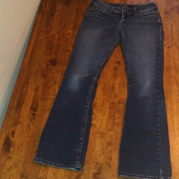 Silver Suki Surplus Flare Medium Wash Jeans 29/34 - Picture 1 of 7